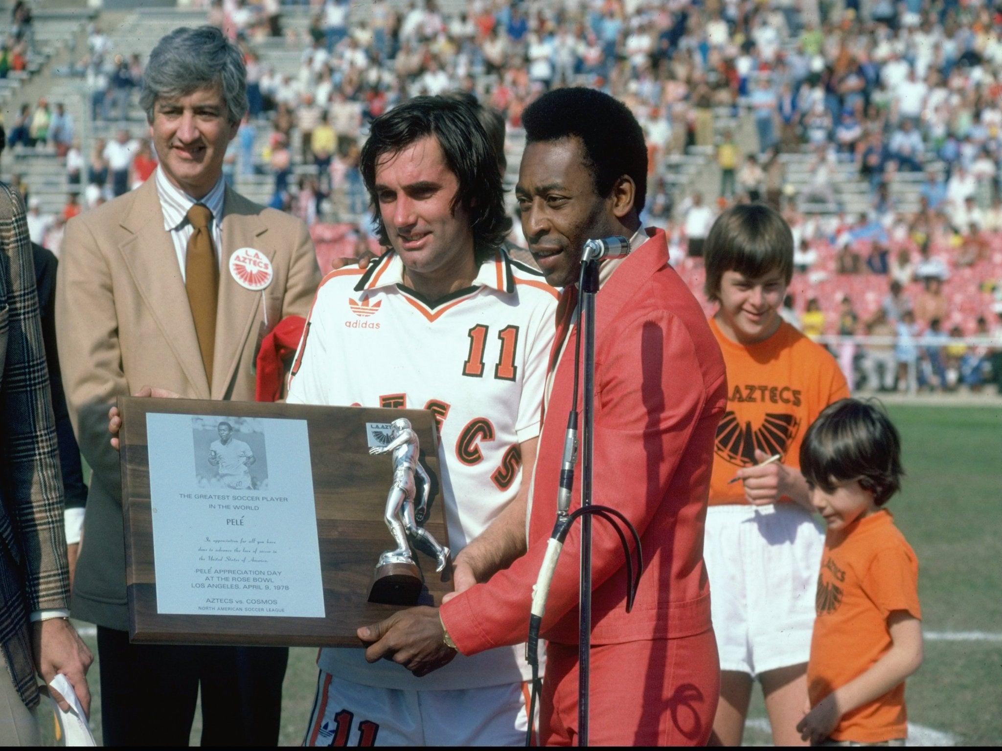 New York Cosmos led by Pele arrive in Cuba ahead of historic